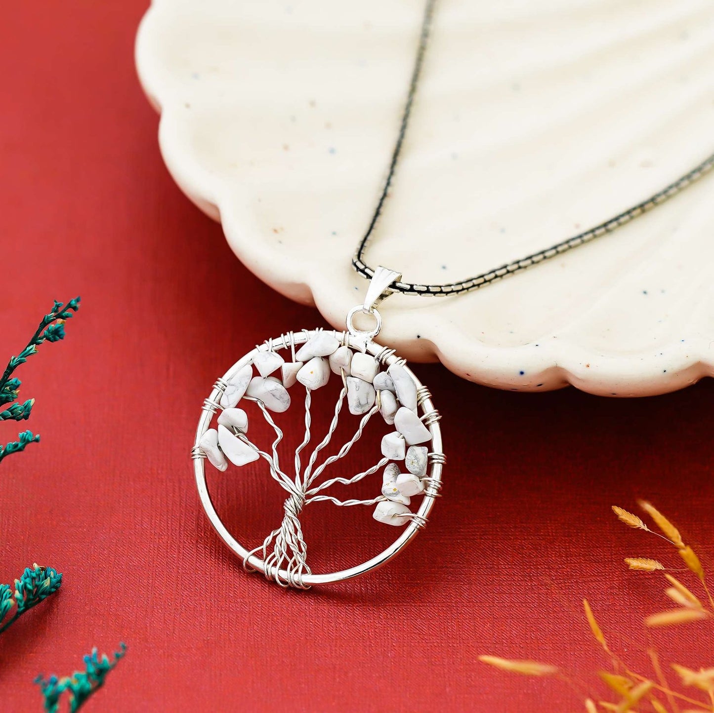Salenite Pendant Tree of Life Crystal Stone Pendant Locket with Metal Chain for  Healing Crystal Healing Gemstone Size 35-40 mm clear quarts Salenite