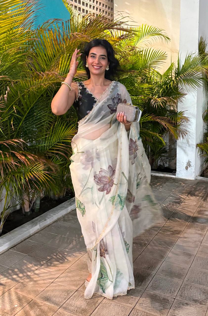 Women's Exquisite Lavender & White Organza Saree with Hand-Painted Lotus Floral Motifs & Gold Embellished Border â Complete with Matching Printed Blouse for Festive & Special Occasions - Cream/Off-White