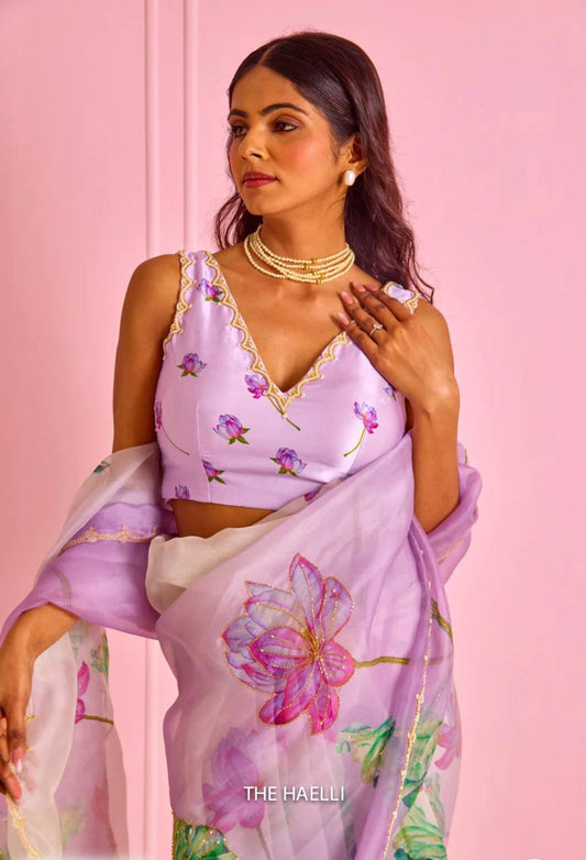 Women's Exquisite Lavender & White Organza Saree with Hand-Painted Lotus Floral Motifs & Gold Embellished Border â Complete with Matching Printed Blouse for Festive & Special Occasions - Lavender/Light Purple
